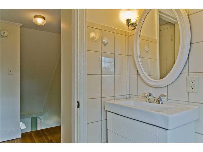 21 Phillips Road Falmouth, ME 04105 - Photo 23 of 27 Bathroom.