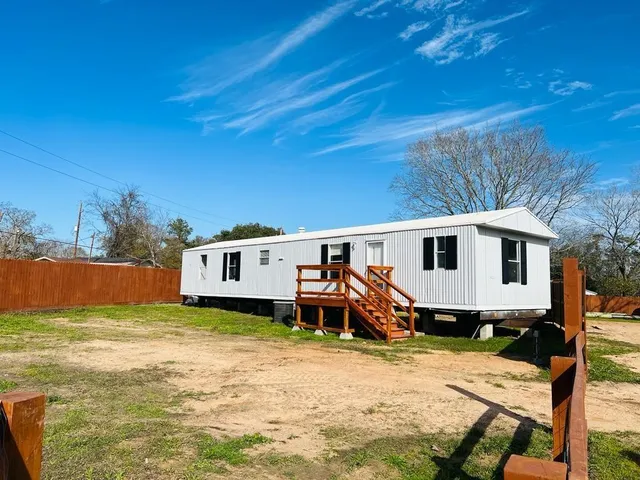 $1,500 | 35226 Free Lane, Pinehurst, TX 77362