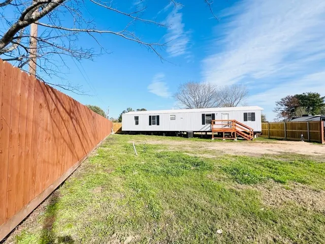 $1,500 | 35226 Free Lane, Pinehurst, TX 77362