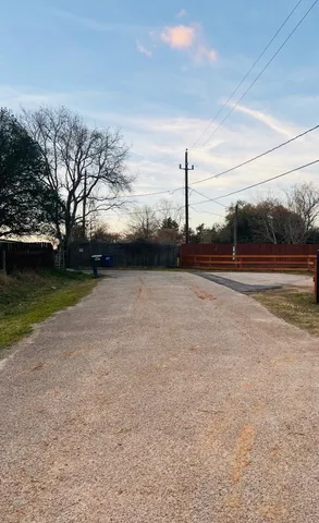 $1,500 | 35226 Free Lane, Pinehurst, TX 77362