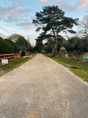 $1,500 | 35226 Free Lane, Pinehurst, TX 77362