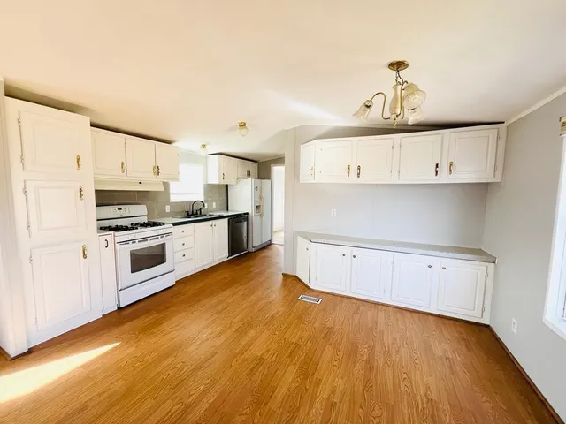 $1,500 | 35226 Free Lane, Pinehurst, TX 77362