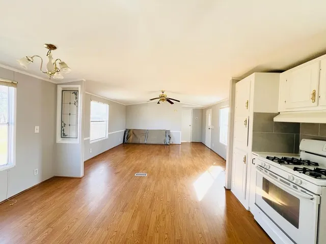 $1,500 | 35226 Free Lane, Pinehurst, TX 77362