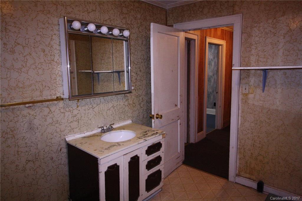 1035 North Ransom Street Gastonia, NC 28052 - Photo 14 of 23 Gallery Image 14