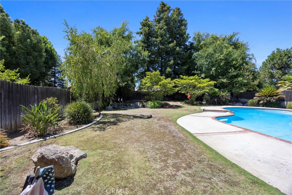 11717 Old Town Road Bakersfield, CA 93312 - Photo 56 of 61 a view of a backyard
