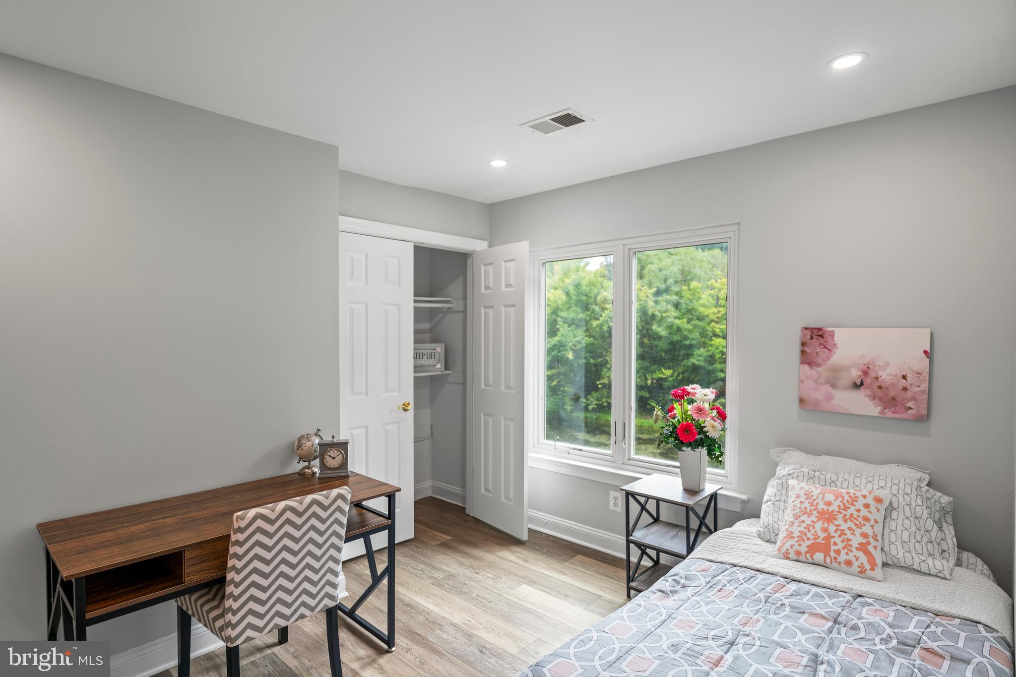 22247 Watson Road Leesburg, VA 20175 - Photo 25 of 54 Bedroom #2 with large window and closet