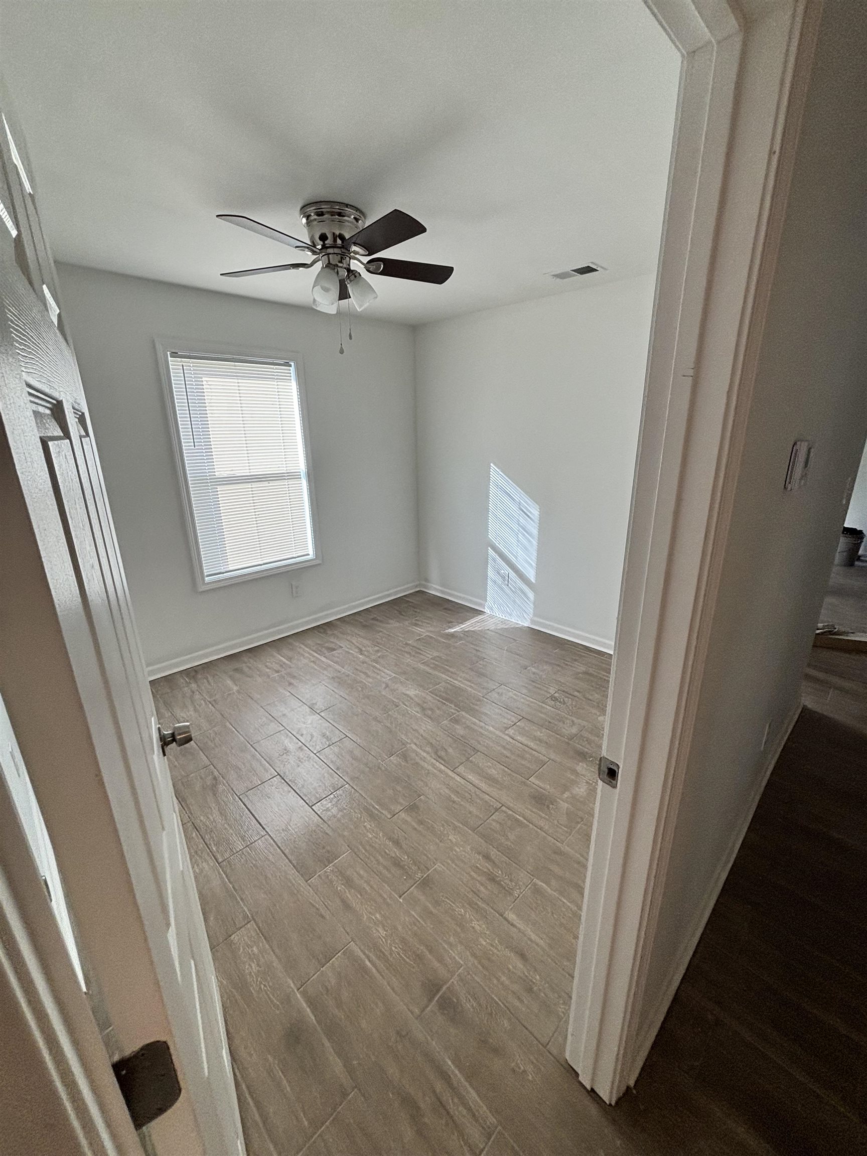 589 Gilleas Road Memphis, TN 38109 - Photo 3 of 6 en view interior of the house