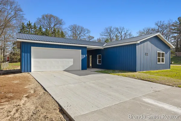 $349,900 | 12587 Maston Lake Road, Sand Lake, MI 49343