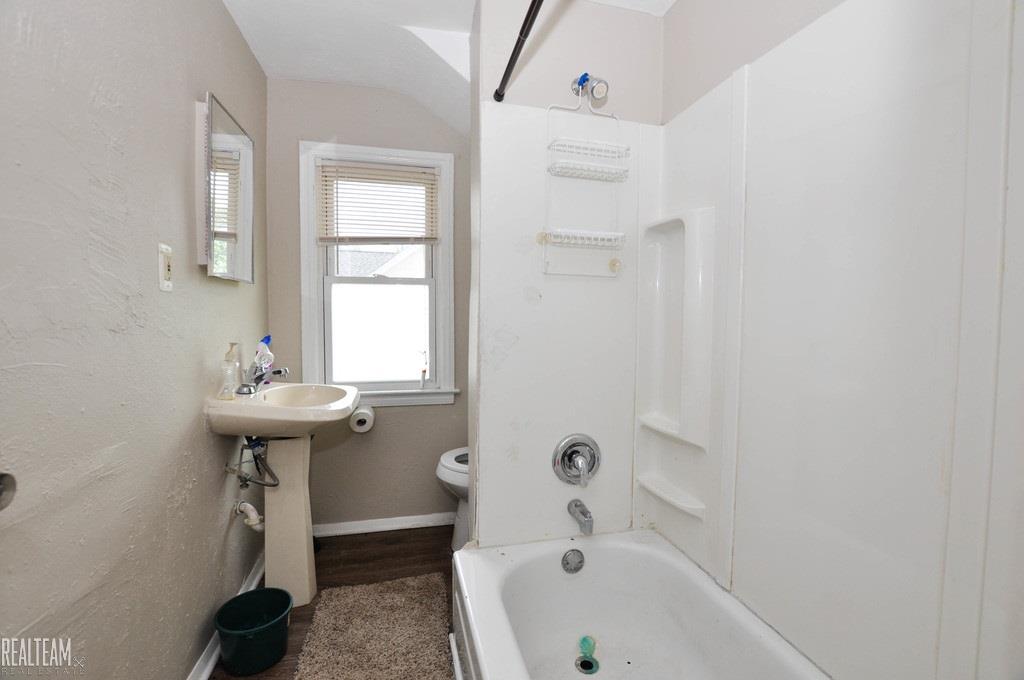 16258 Frazho Road Roseville, MI 48066 - Photo 20 of 28