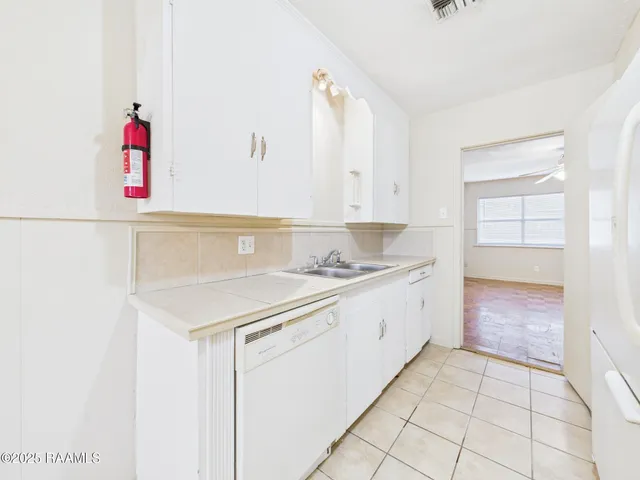 $1,099 | 1618 West St Mary Boulevard, Unit LEFT, Lafayette, LA 70506