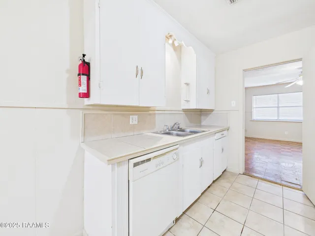 $1,099 | 1618 West St Mary Boulevard, Unit LEFT, Lafayette, LA 70506