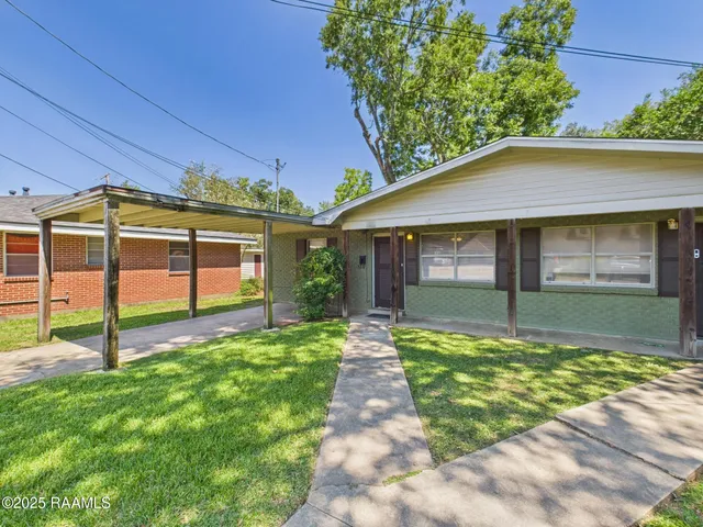 $1,099 | 1618 West St Mary Boulevard, Unit LEFT, Lafayette, LA 70506