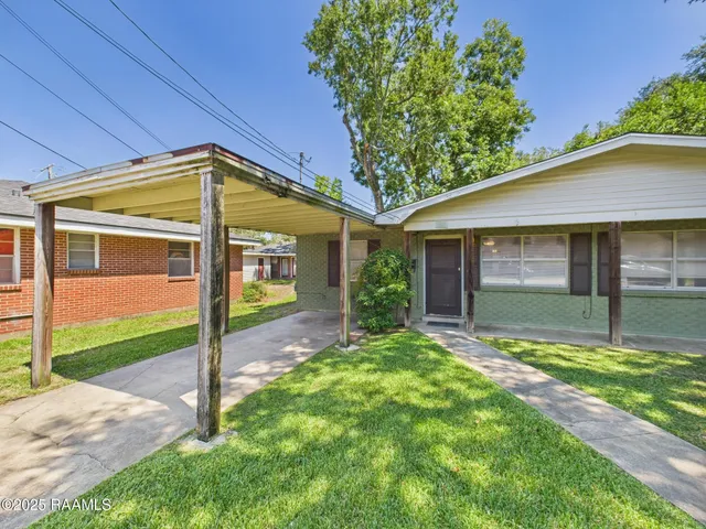 $1,099 | 1618 West St Mary Boulevard, Unit LEFT, Lafayette, LA 70506