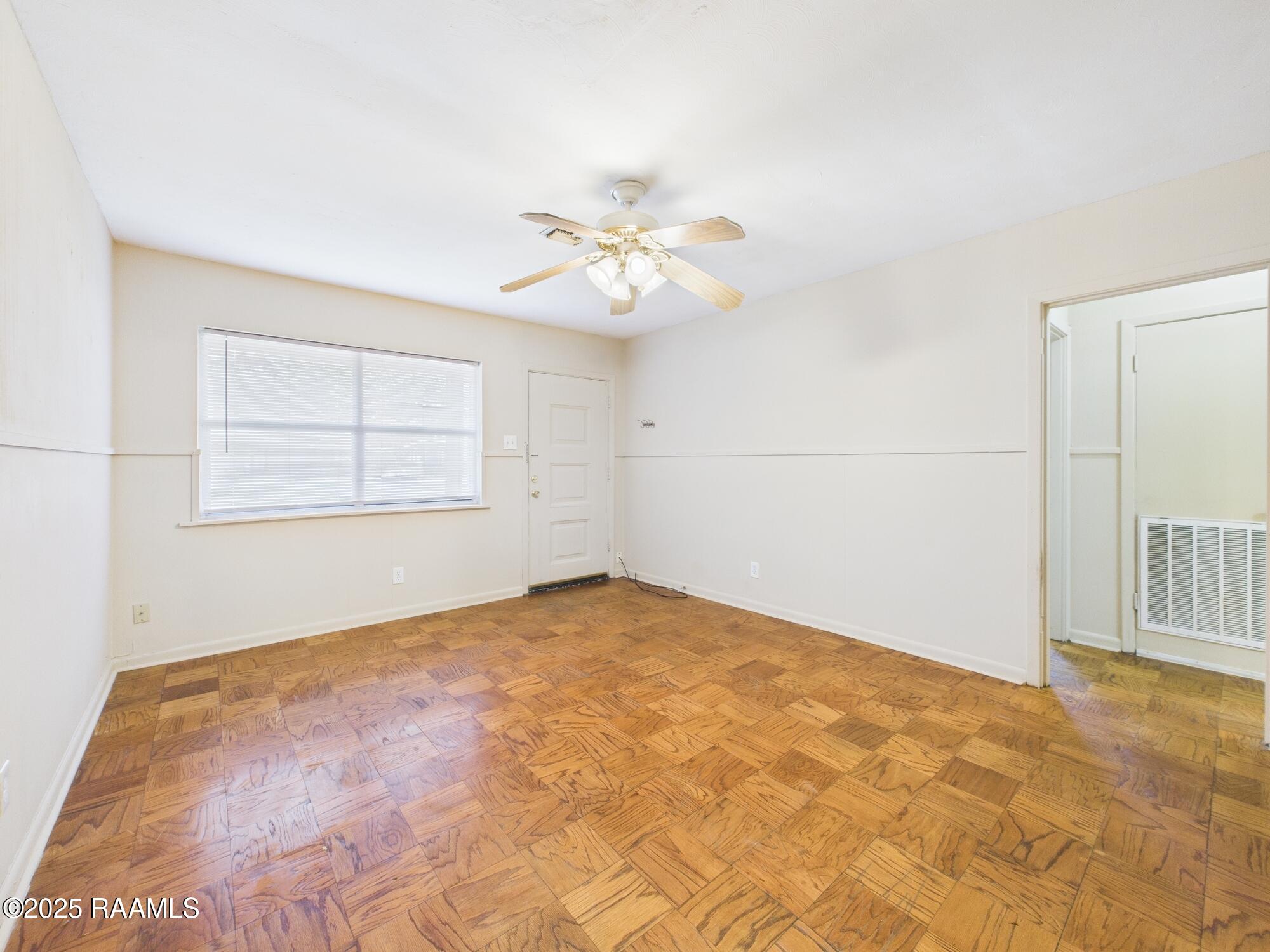 1618 West St Mary Boulevard, Unit LEFT Lafayette, LA 70506 - Photo 6 of 18 CAM04252G0-PR0124-STILL006