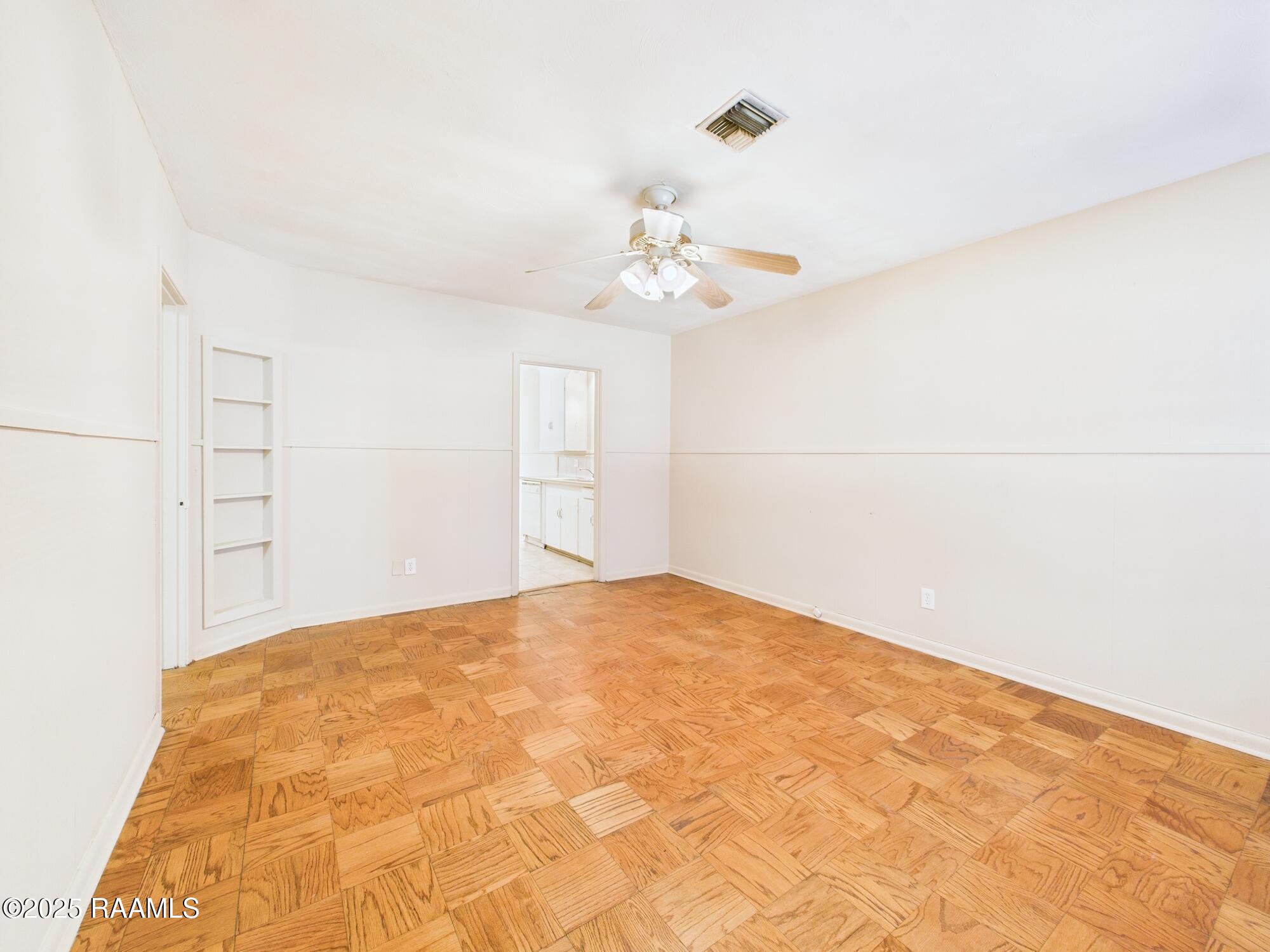 1618 West St Mary Boulevard, Unit LEFT Lafayette, LA 70506 - Photo 7 of 18 CAM04252G0-PR0124-STILL007