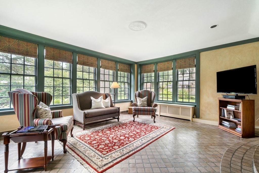 13 Rutland Terrace Worcester, MA 01609 - Photo 11 of 42 Gallery Image 11