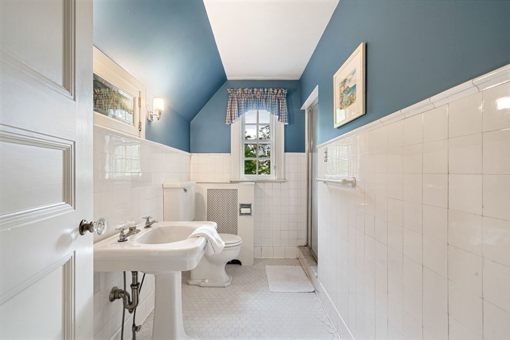 13 Rutland Terrace Worcester, MA 01609 - Photo 28 of 42 Gallery Image 28