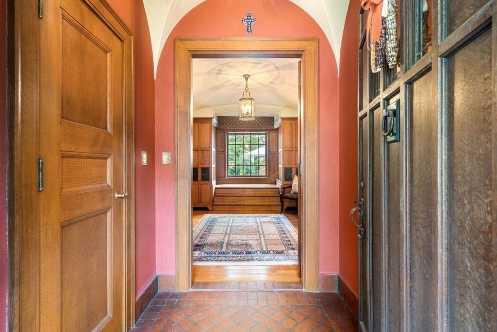 13 Rutland Terrace Worcester, MA 01609 - Photo 4 of 42 Gallery Image 4