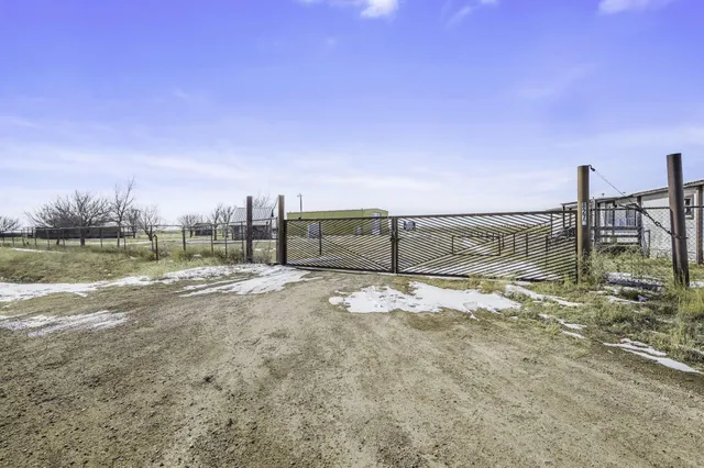 $275,000 | 8275 County Road 4, Pampa, TX 79065