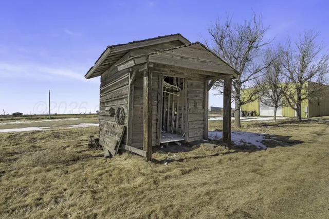 $275,000 | 8275 County Road 4, Pampa, TX 79065