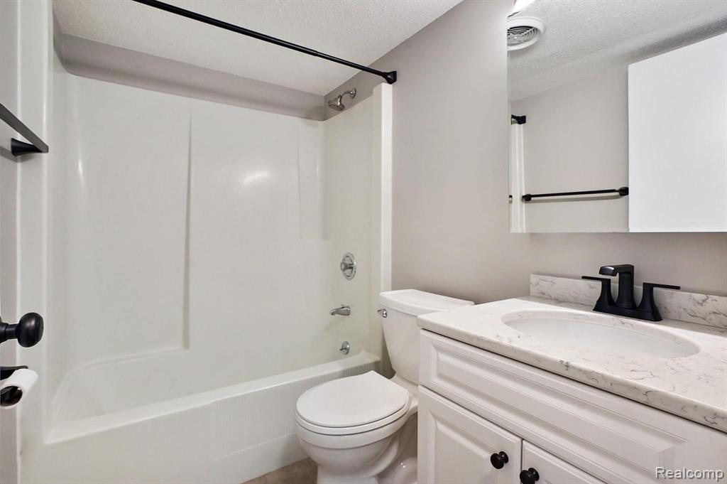 1627 South Riverside Avenue, Unit 4 St. Clair, MI 48079 - Photo 15 of 16