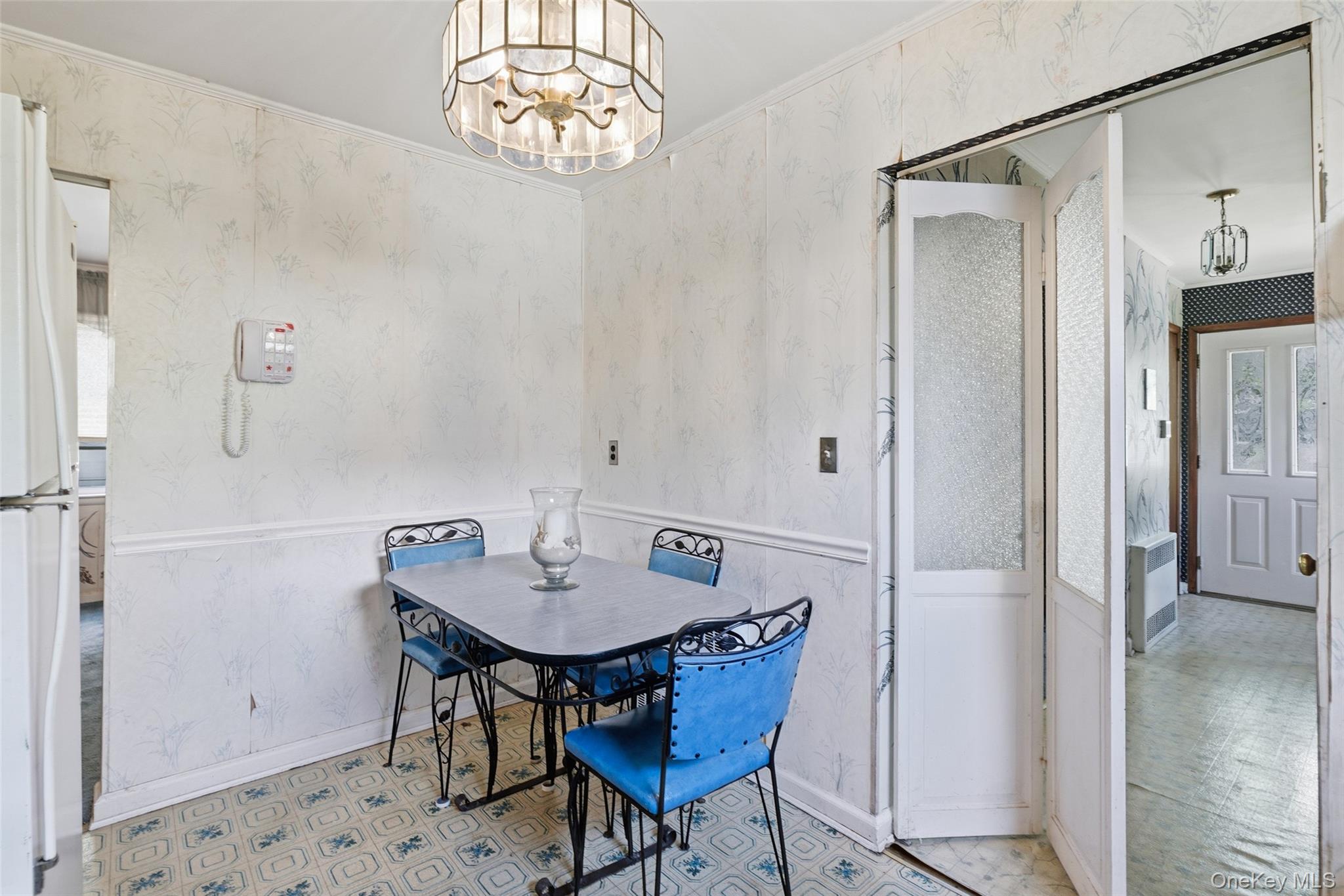 24 Spring Garden Street Valley Stream, NY 11580 - Photo 10 of 25