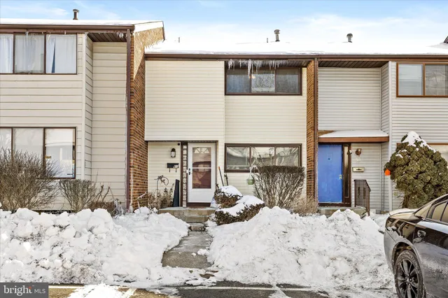 $375,000 | 61 Covington Drive, East Windsor, NJ 08520