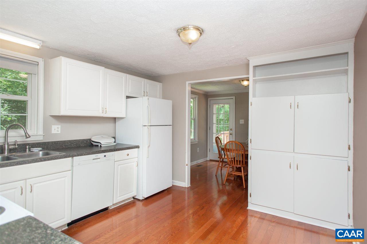 4202 Blenheim Road Charlottesville, VA 22902 - Photo 9 of 27 Gallery Image 9