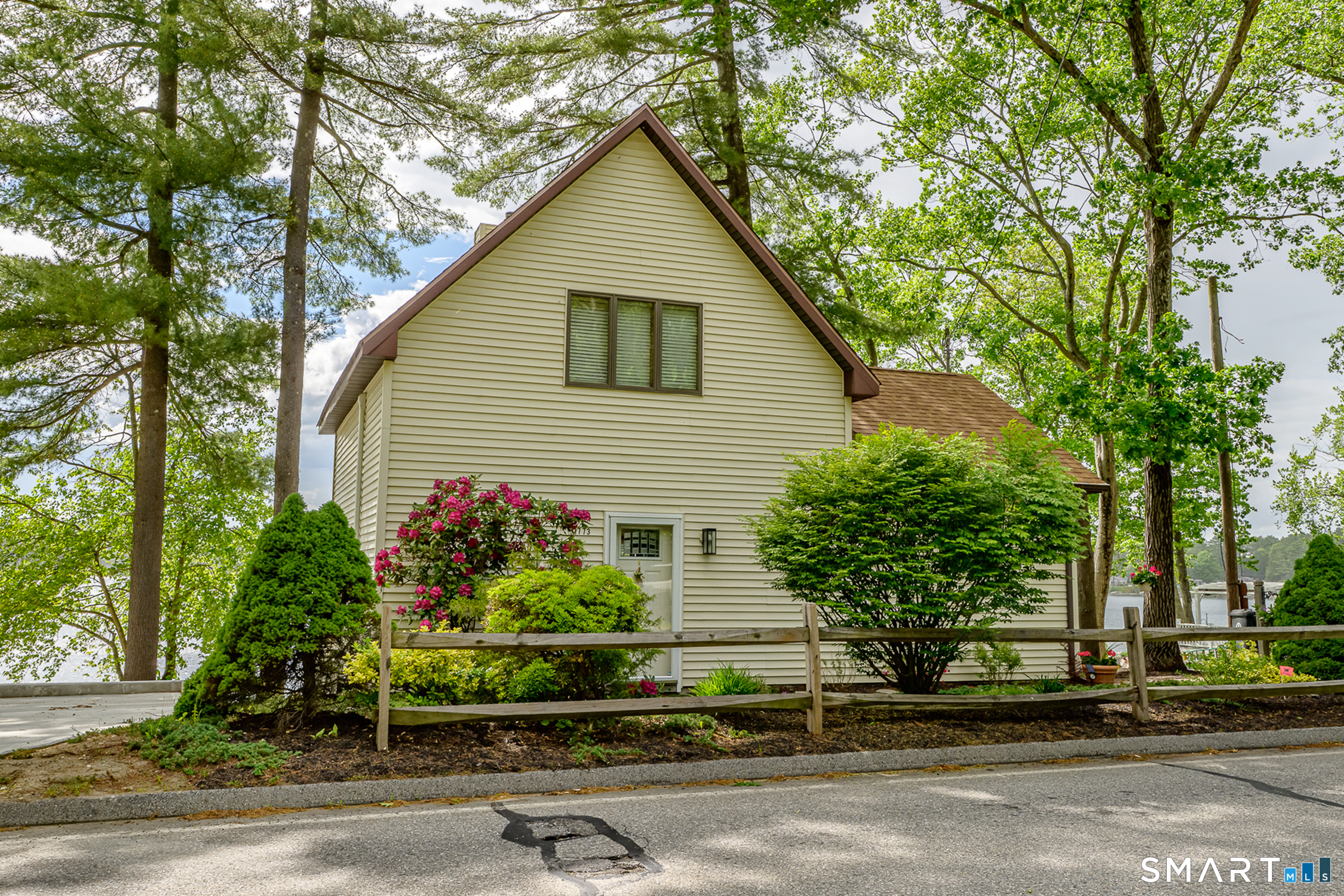 1773 Upper Maple Street Killingly, CT 06241 - Photo 3 of 40