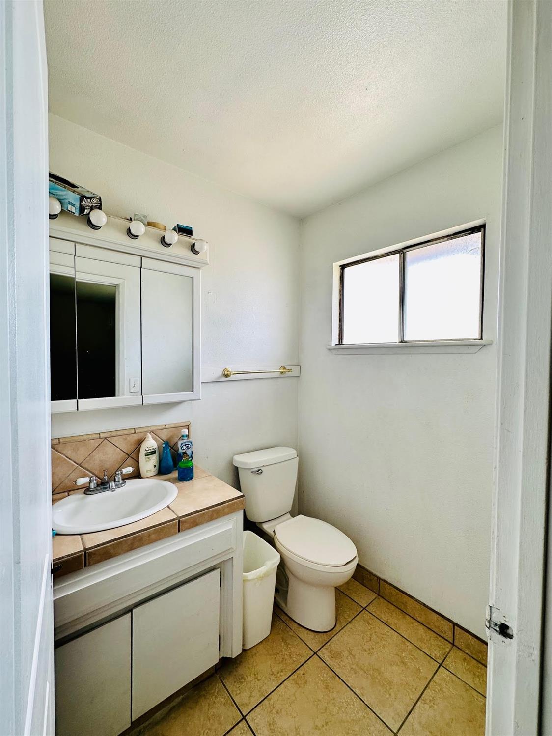1421 Merced Street Madera, CA 93638 - Photo 8 of 17 Gallery Image 8