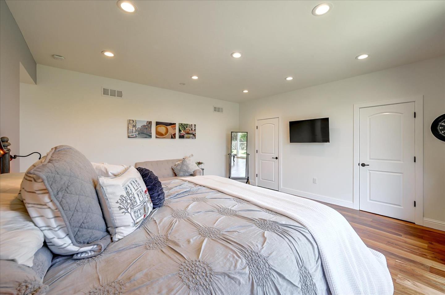 290 Alcott Road San Bruno, CA 94066 - Photo 42 of 52 Gallery Image 42