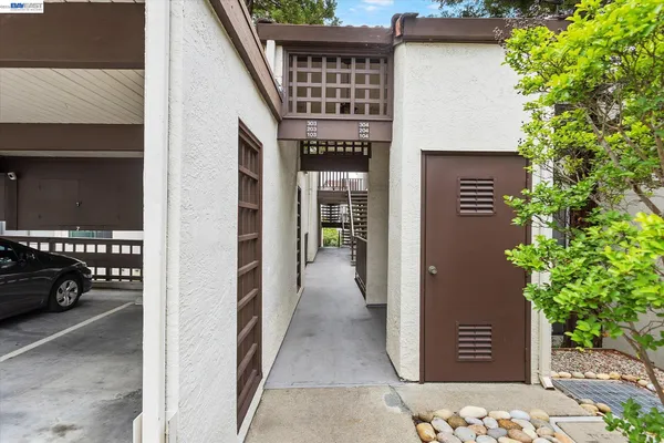 $475,000 | 21109 Gary Drive, Unit 203, Hayward, CA 94546