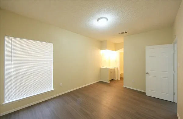 $1,095 | 11611 April Drive, Unit A, Austin, TX 78753