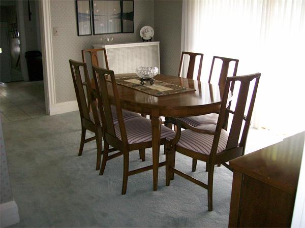 3 Pilgrim Road Marblehead, MA 01945 - Photo 2 of 6 a view of a dining room with furniture and window