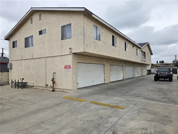 $1,650,000 | 6921 Sherman Way, Bell, CA 90201