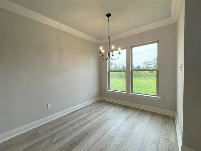 $223,045 | 215 White Castle North, Iowa, LA 70647