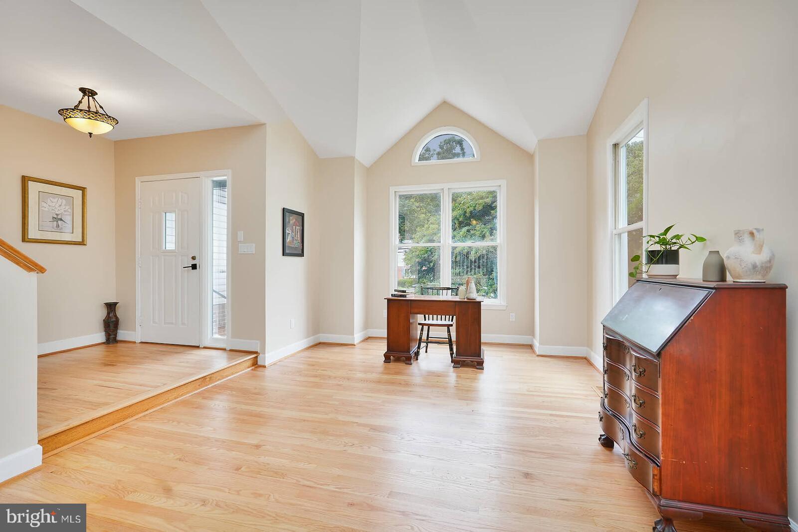 9505 Columbia Boulevard Silver Spring, MD 20910 - Photo 13 of 55 a view of livingroom with workspace and a window