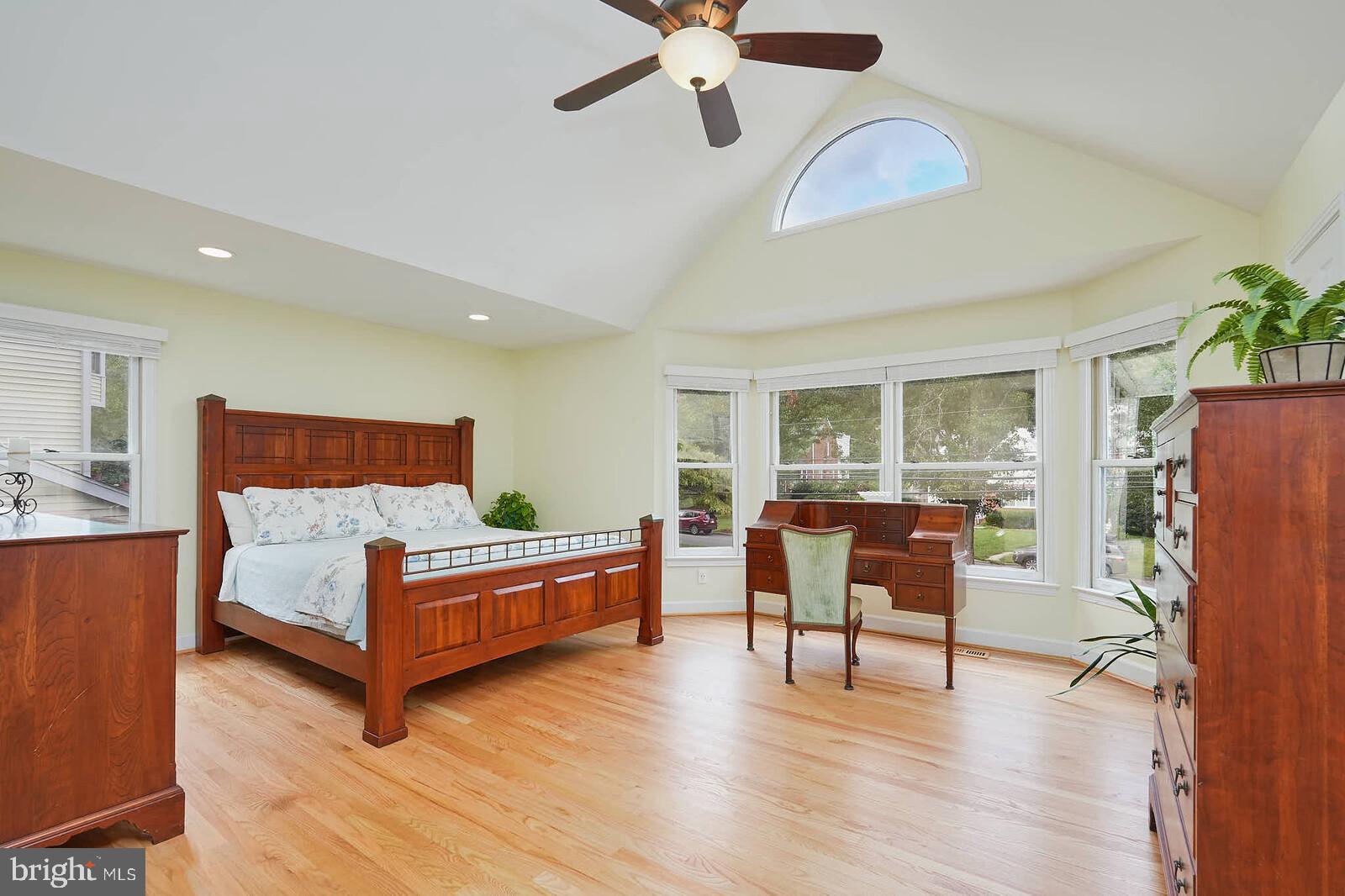 9505 Columbia Boulevard Silver Spring, MD 20910 - Photo 16 of 55 a living room with furniture and a large window