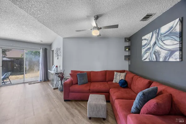 $525,000 | 1012 Murre Way, Suisun City, CA 94585