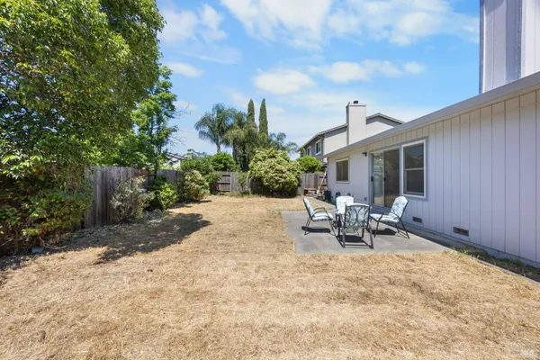 $525,000 | 1012 Murre Way, Suisun City, CA 94585