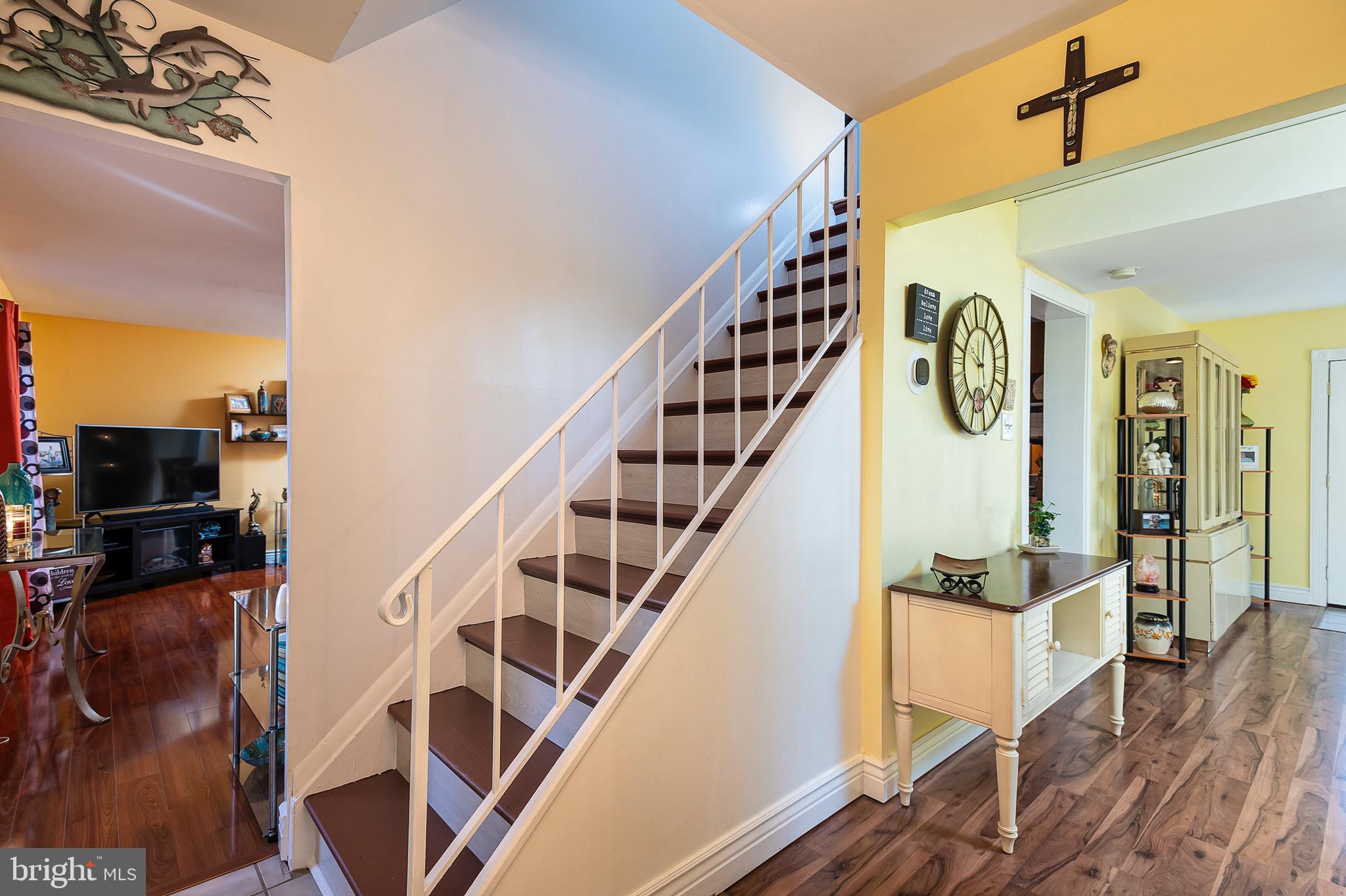 1057 Springhill Way Gambrills, MD 21054 - Photo 3 of 31 Foyer View