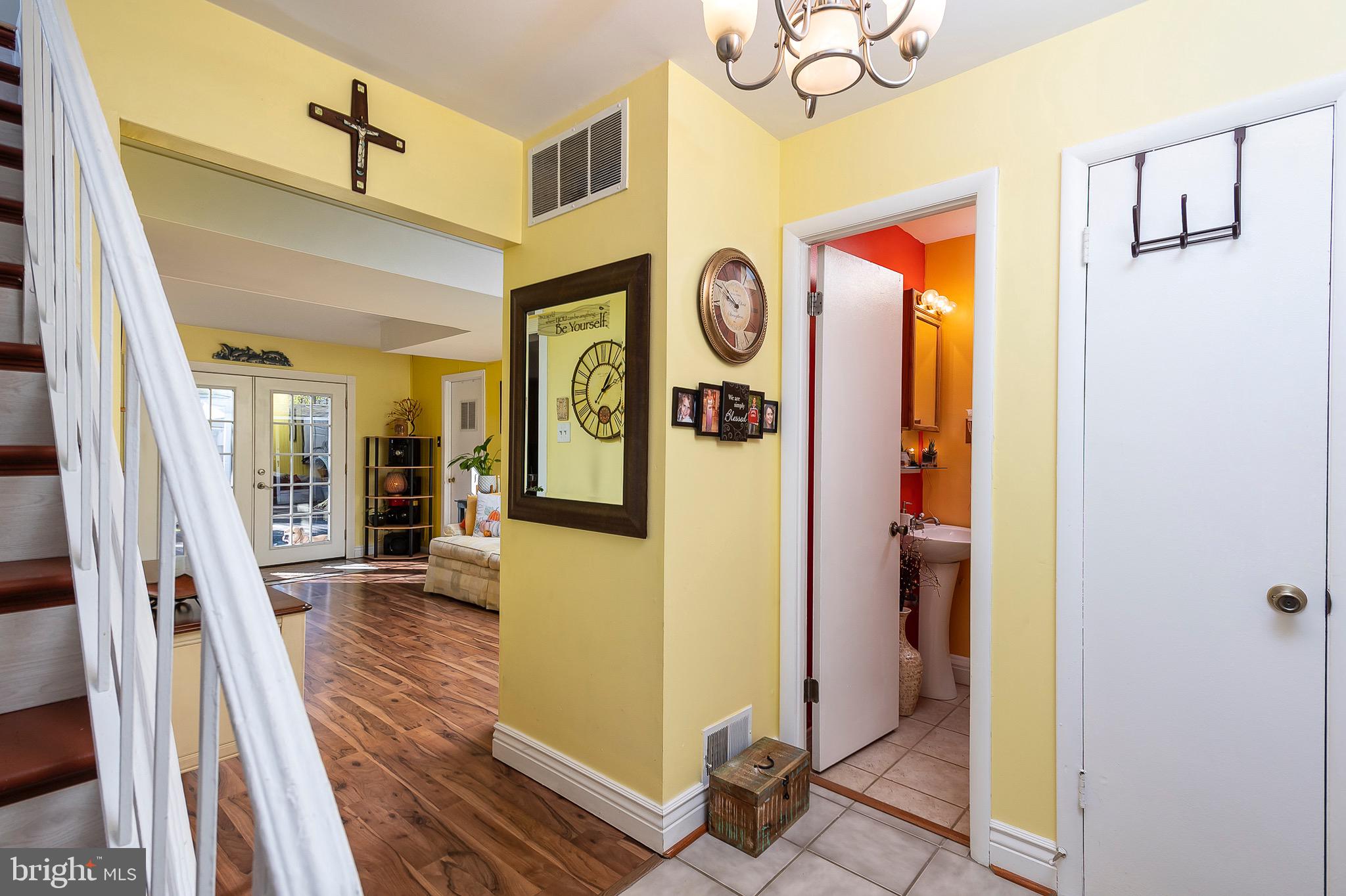 1057 Springhill Way Gambrills, MD 21054 - Photo 4 of 31 Foyer View (alt view)