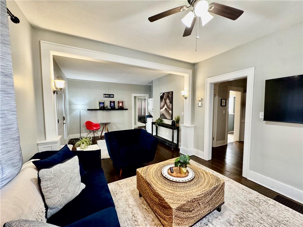 618 Southeast Miller Street Lee's Summit, MO 64063 - Photo 11 of 20