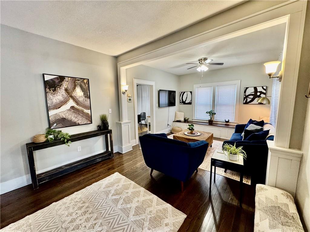 618 Southeast Miller Street Lee's Summit, MO 64063 - Photo 3 of 20