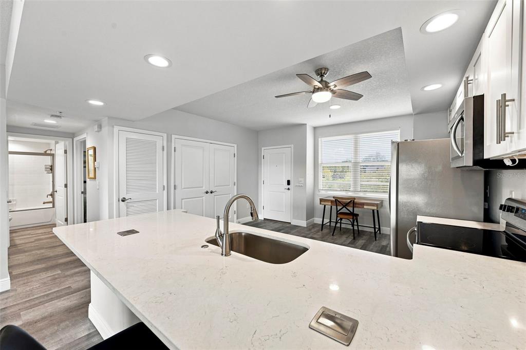960 Starkey Road, Unit 7205 Largo, FL 33771 - Photo 8 of 36 Gallery Image 8