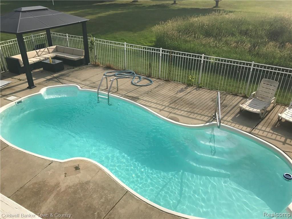 348 East Barron Road Howell, MI 48855 - Photo 7 of 24 FDFB5AC2-C93F-4339-9C9A-18214194FC03.jpeg