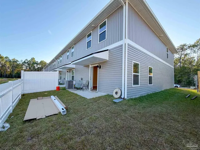 $1,850 | 710-E Giese Lane, Unit A, Pensacola, FL 32506