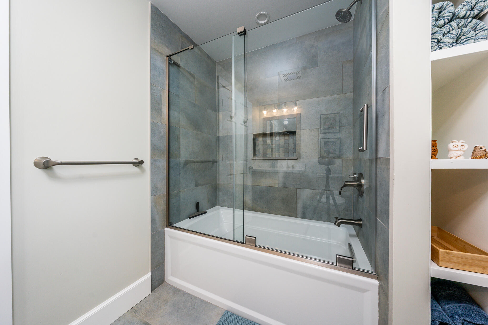 61 Angus Way Centerville, MA 02632 - Photo 32 of 59 a bathroom with a bathtub and a shower