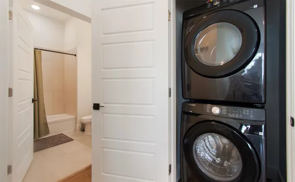 $2,500 | 1811 Webberville Road, Unit 1305, Austin, TX 78721