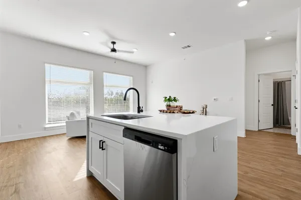 $2,500 | 1811 Webberville Road, Unit 1305, Austin, TX 78721
